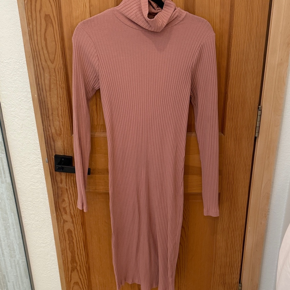 Ribbed Turtleneck Long Sleeve Midi Dress - Dusty Rose